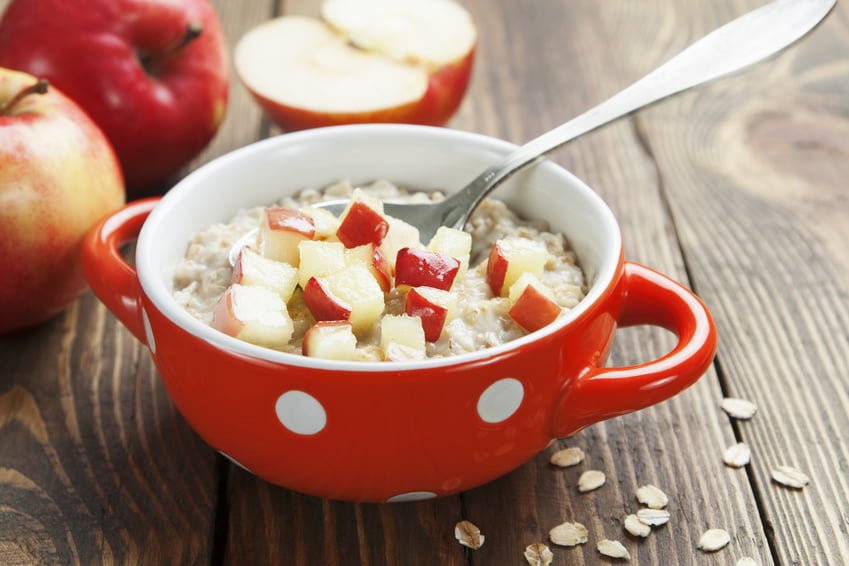Oatmeal with caramelized apples
