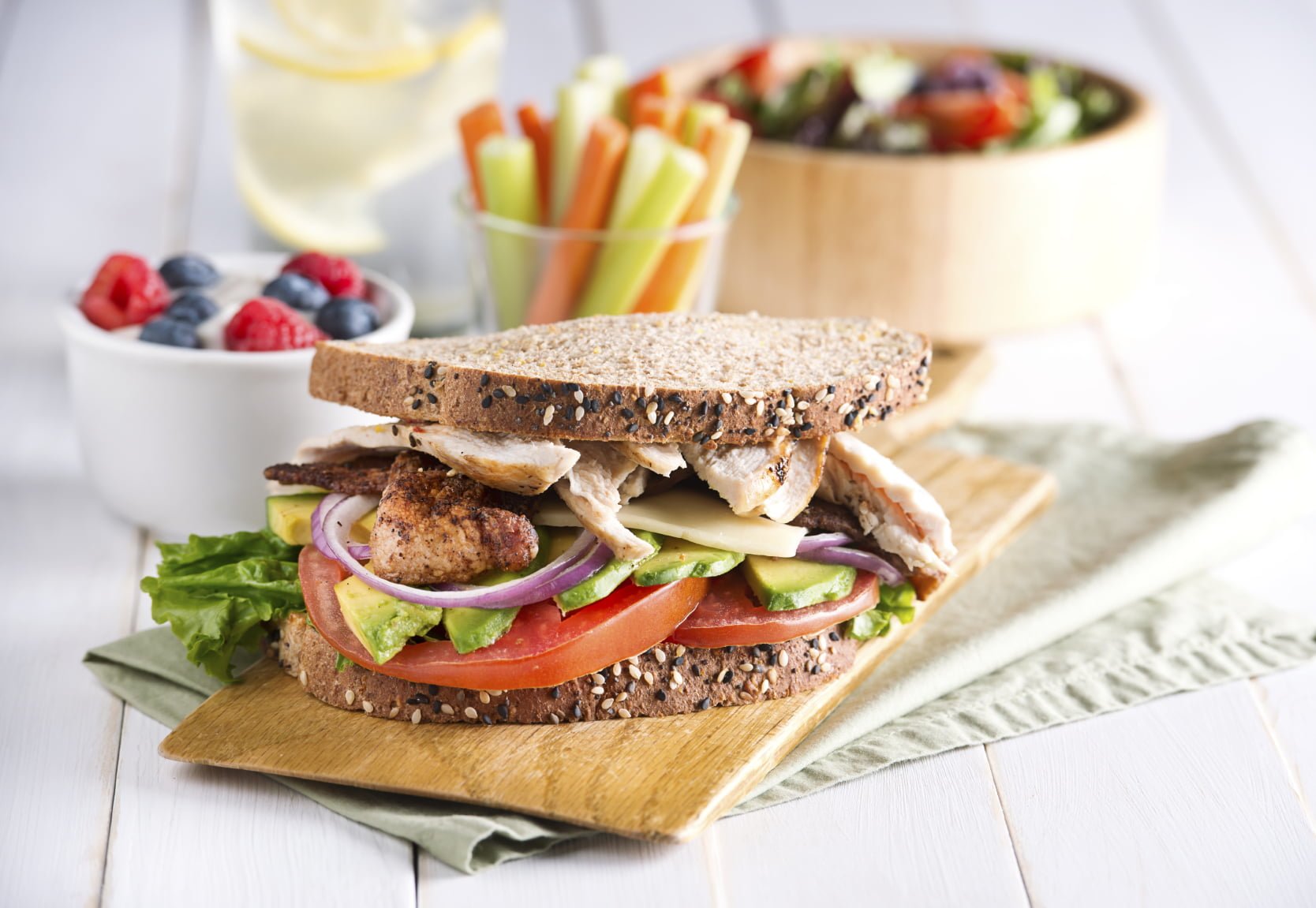 Sandwich avec crudités et yogourt