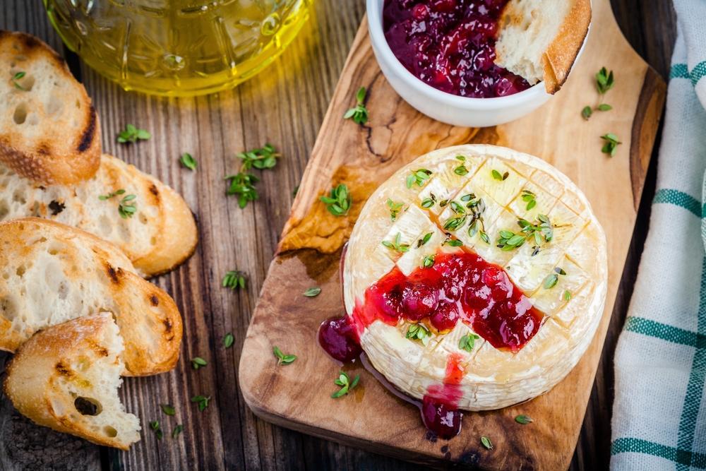 Grilled berry brie