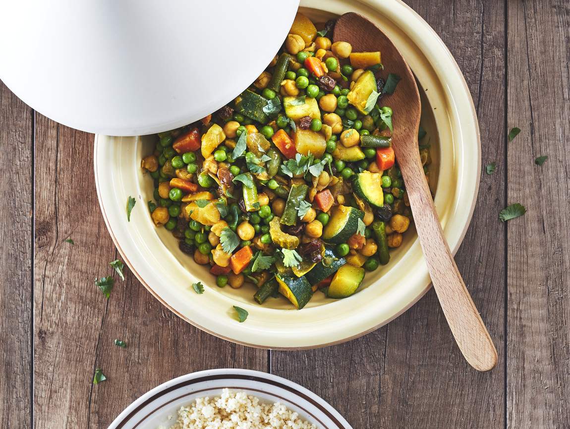Vegetarian tajine with green peas