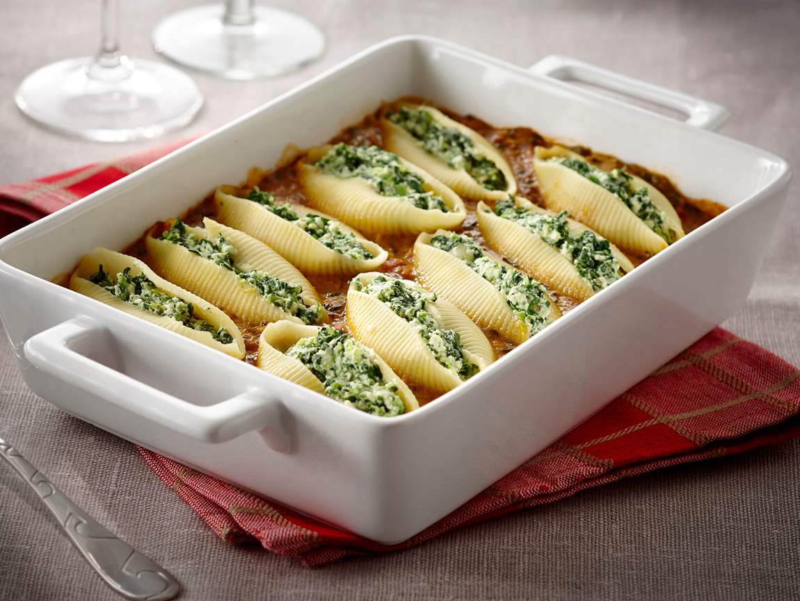 Spinach stuffed Shells in Florentine Sauce