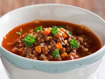 Soupe végétarienne marocaine aux lentilles rouges