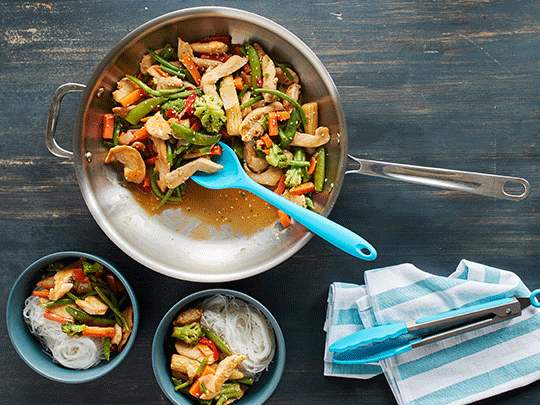 Sauté de poulet et de légumes à l'orientale