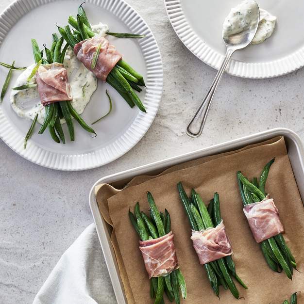 Green beans bundles with prociutto and herbs creamy sauce | Arctic Gardens