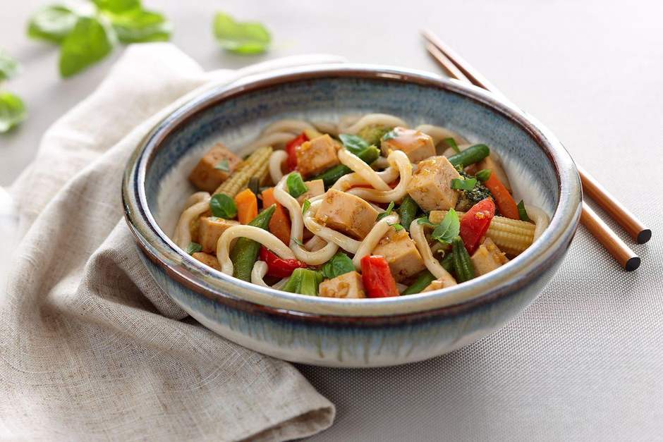 Vegetable bowl with maple tofu noodles | Arctic Gardens